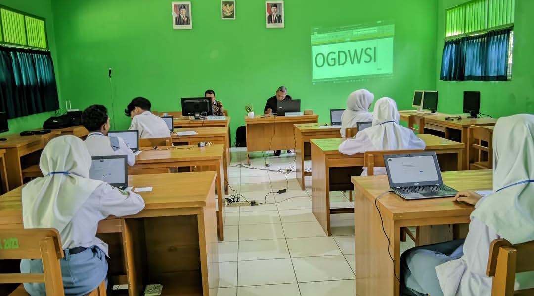 Lab. Sekolah – SMK DARUL FALAH AL-MASHOEMIYAH BUMIAYU