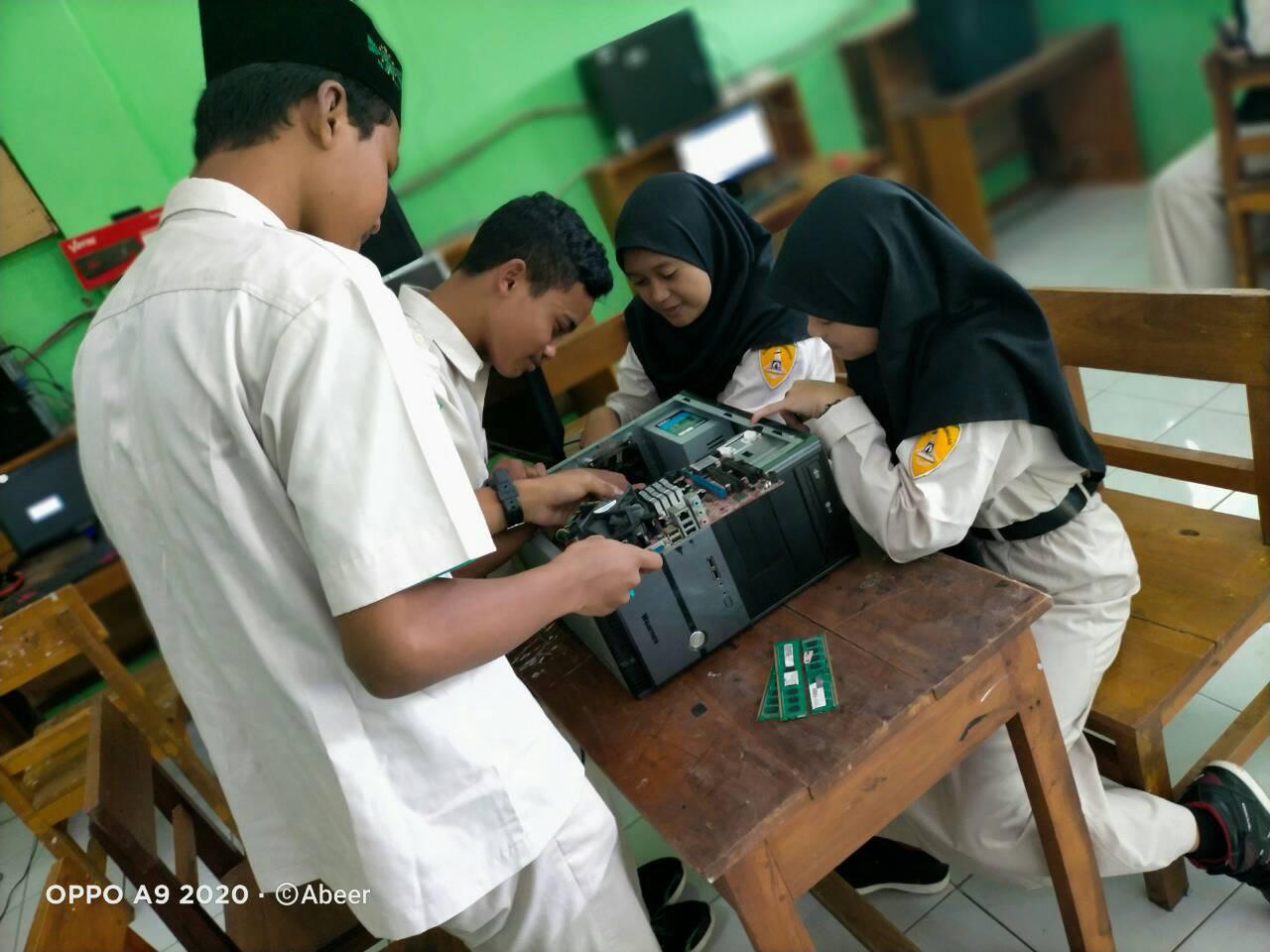 Lab. Sekolah – SMK MA`ARIF NU 01 BUMIAYU