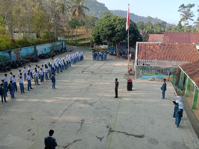 Lapangan Olahraga – SMK MA`ARIF NU 02 PAGUYANGAN