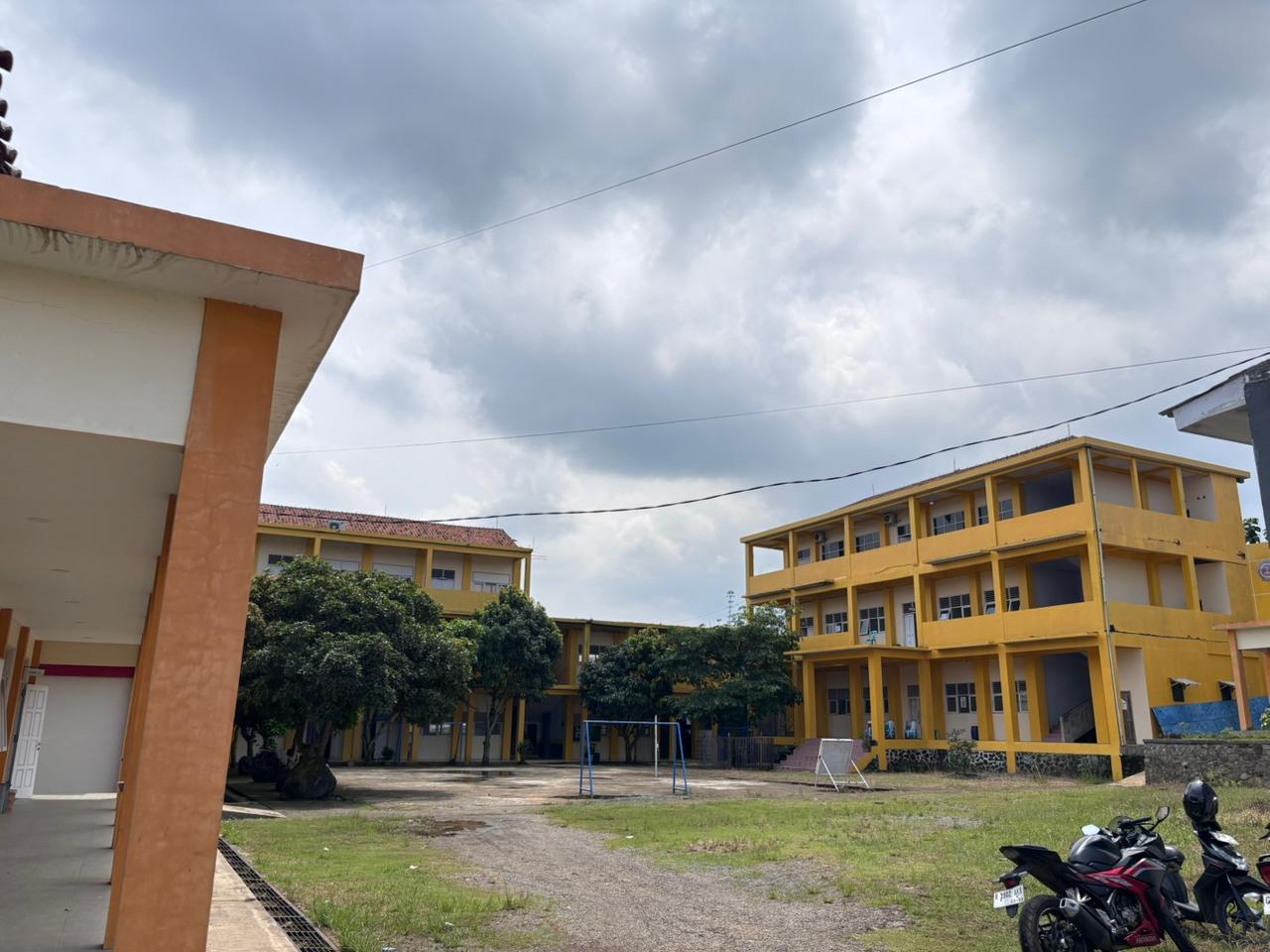 Lapangan Olahraga – SMK MUHAMMADIYAH 1 PAGUYANGAN
