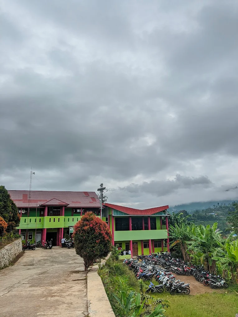 Fasilitas Lainnya – SMK MA`ARIF NU 03 SIRAMPOG