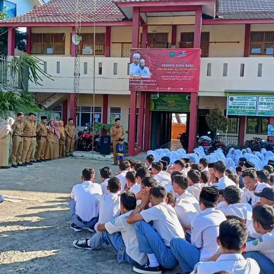 Foto Sekolah – SMK MA`ARIF NU 03 SIRAMPOG