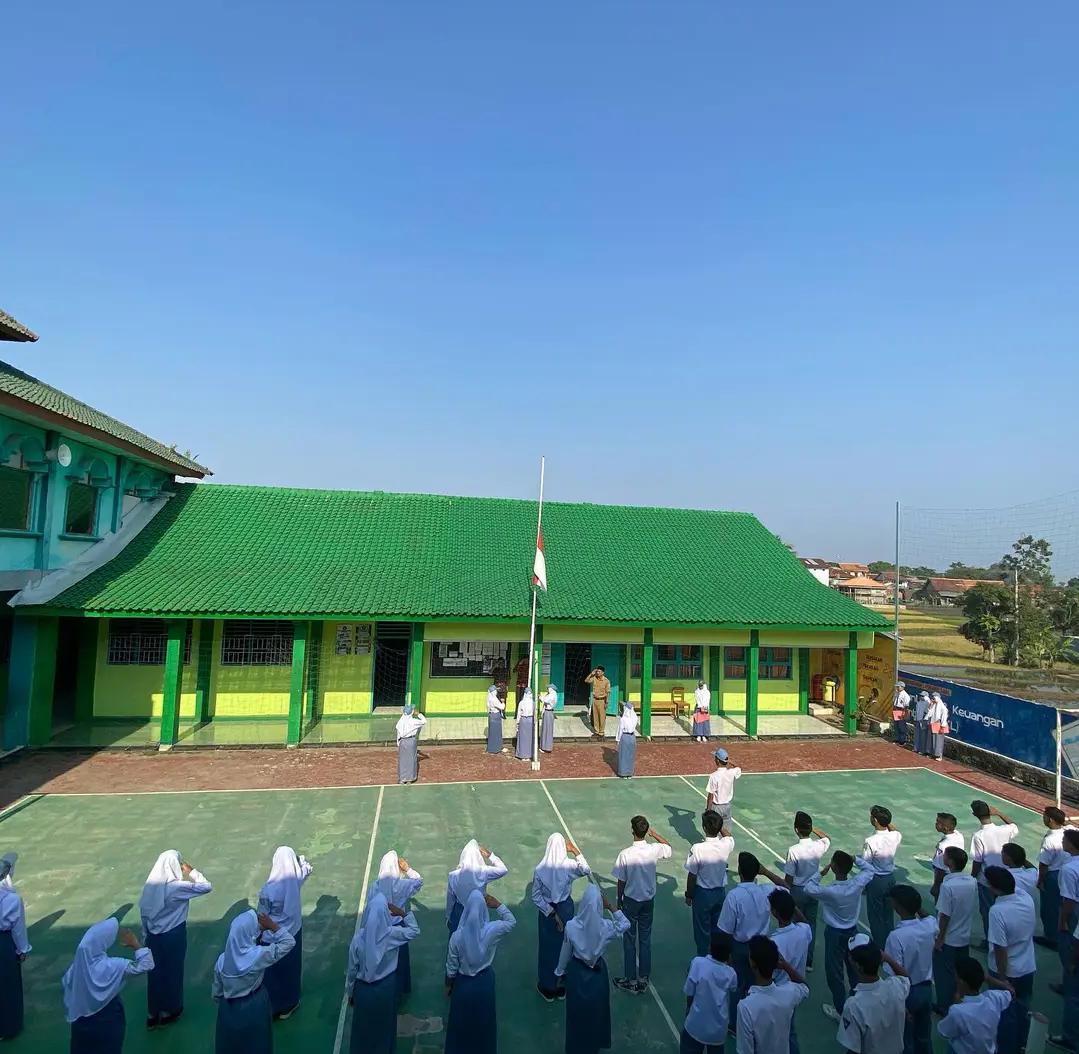 Lapangan Olahraga – SMK MAARIF NU 1 SIRAMPOG