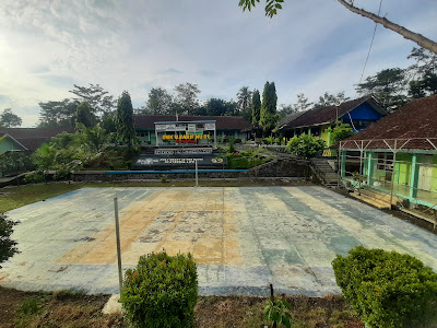 Lapangan Olahraga – SMK MA`ARIF NU BANTARKAWUNG