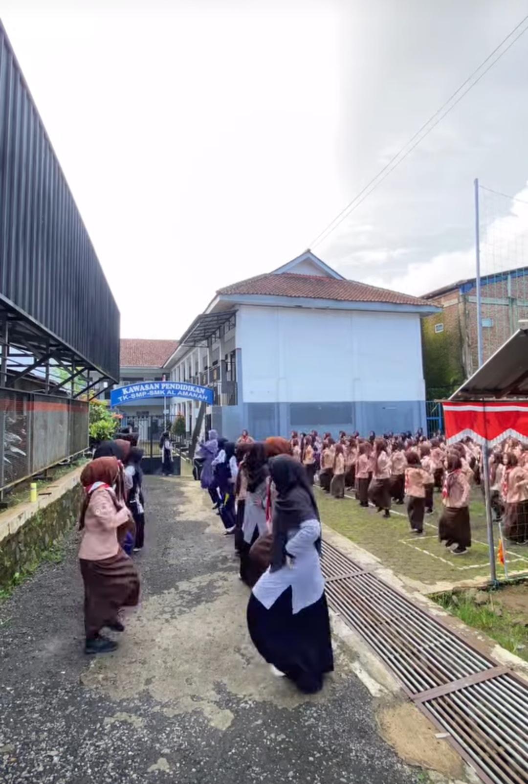 Lapangan Olahraga – SMK ISLAM AL AMANAH SALEM
