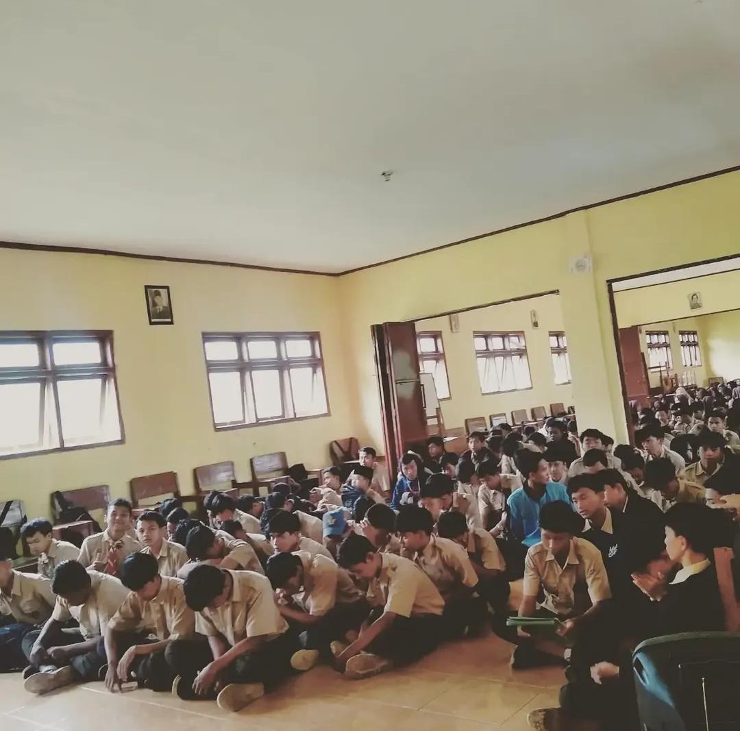 Ruang Kelas – SMK IZZUL ISLAM SALEM
