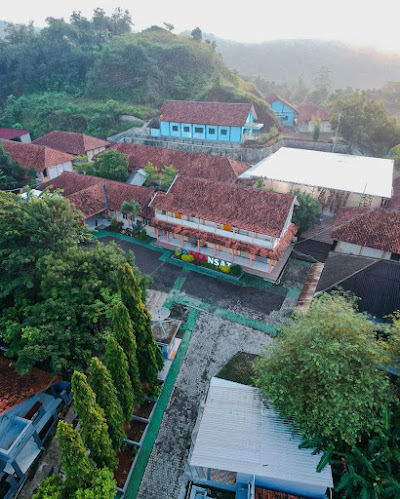 Lapangan Olahraga – SMK NEGERI 1 TONJONG