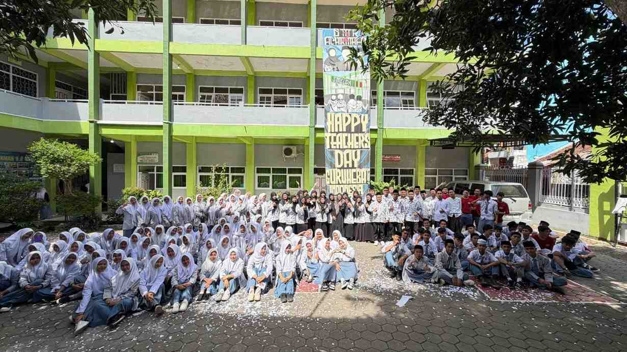 Lapangan Olahraga – SMK AL HIKMAH 2 SIRAMPOG
