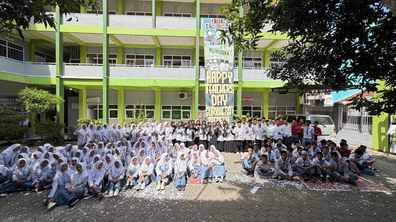 Lapangan Olahraga – SMK AL HIKMAH 2 SIRAMPOG
